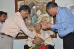 Pran conferred with Dadasaheb Phalke award in Bandra, Mumbai on 10th May 2013 (14).JPG